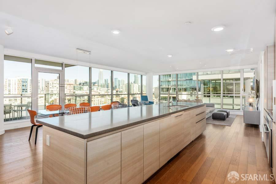 Detail Gallery Image 6 of 34 For 718 Long Bridge St #1003,  San Francisco,  CA 94158 - 3 Beds | 3 Baths