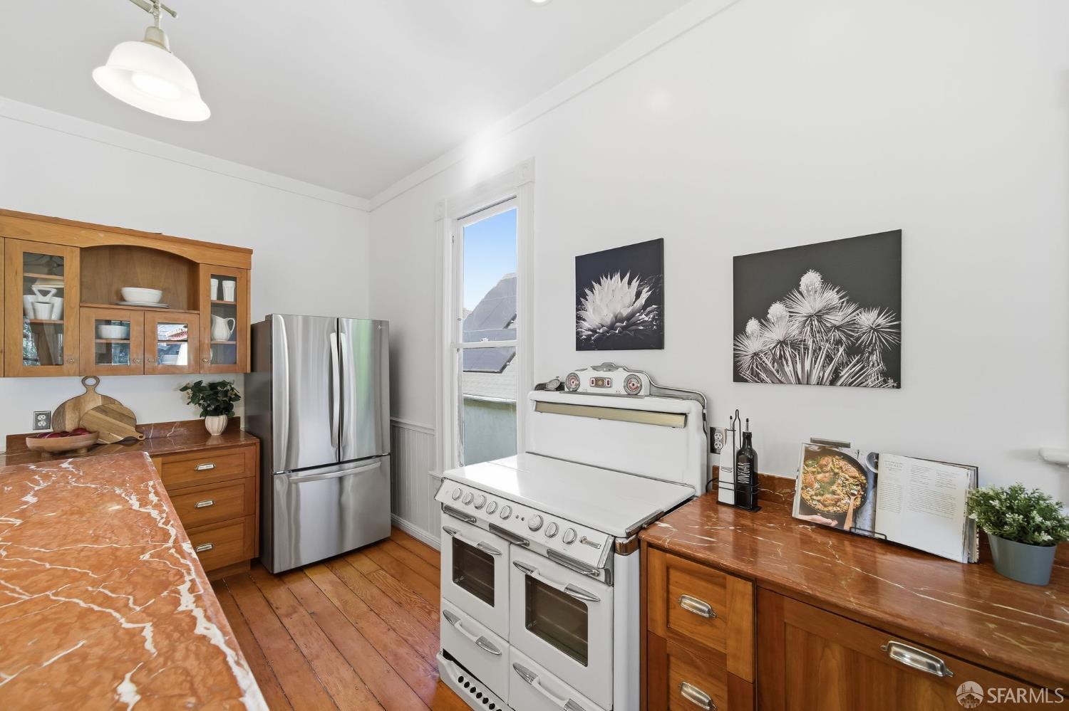 Detail Gallery Image 18 of 42 For 2231 Byron St, Berkeley,  CA 94702 - 4 Beds | 2 Baths