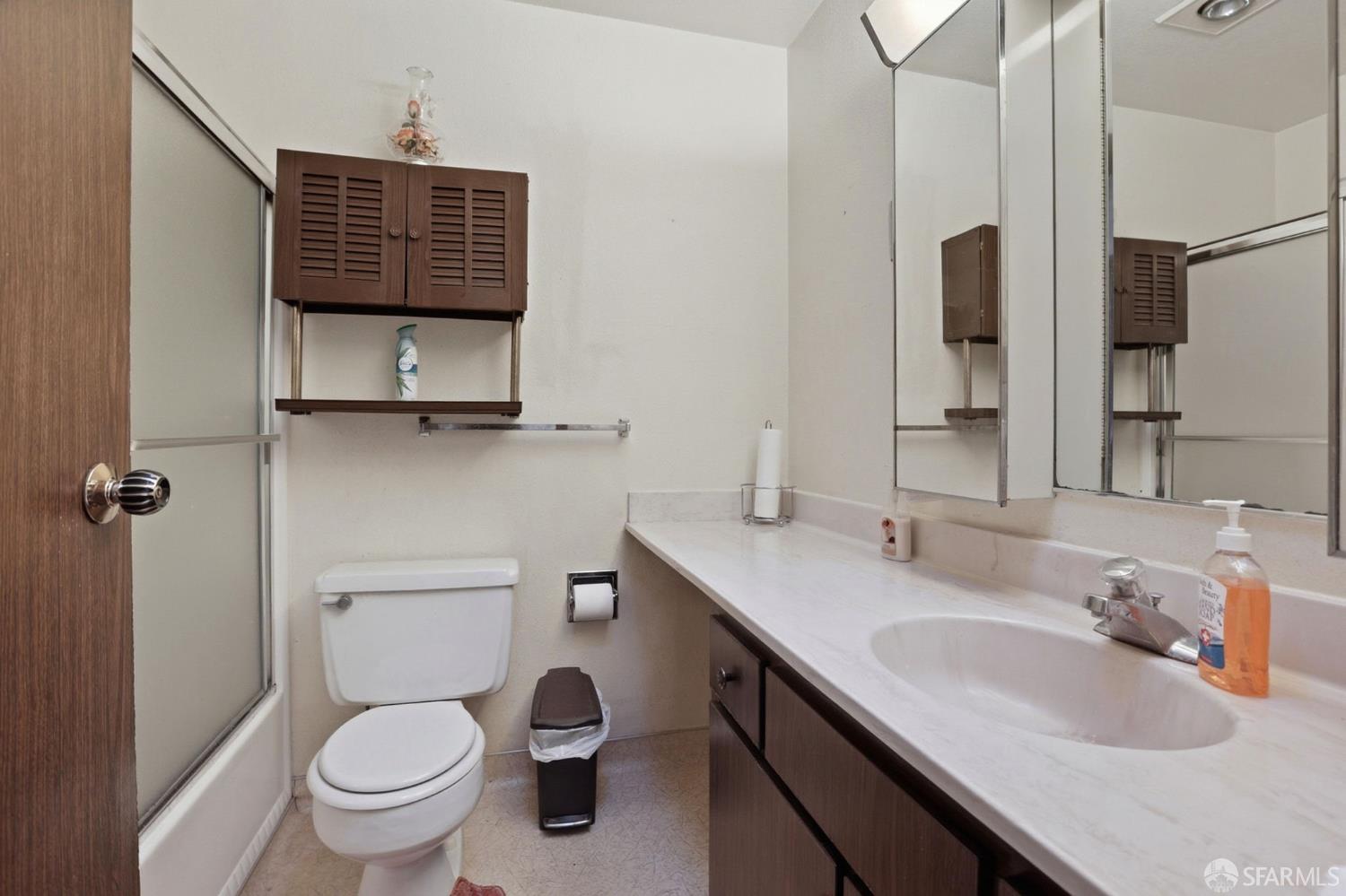 Detail Gallery Image 9 of 15 For 957 Gellert Blvd, Daly City,  CA 94015 - 4 Beds | 3 Baths