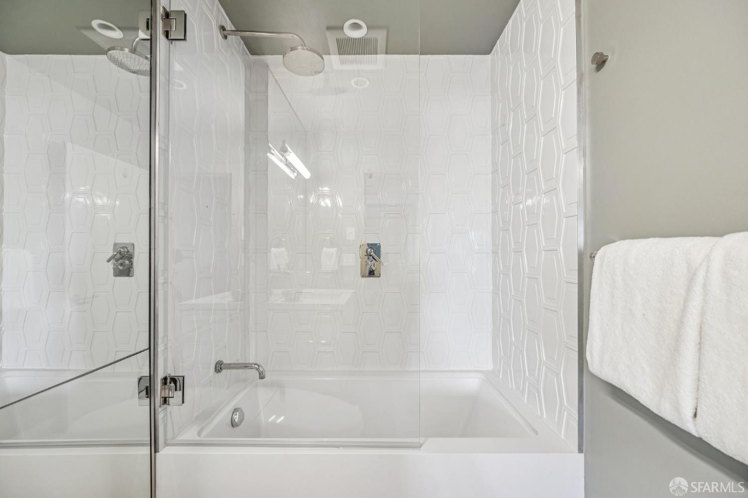 Photo #51: 426102502 Listing: Photo #51