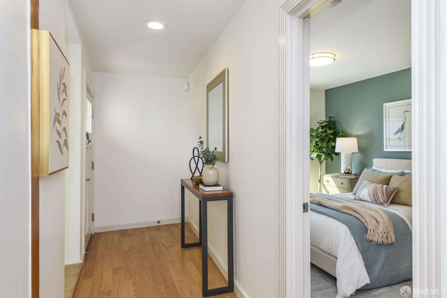 Detail Gallery Image 2 of 21 For 176 Gladstone Dr, San Francisco,  CA 94112 - 2 Beds | 2 Baths