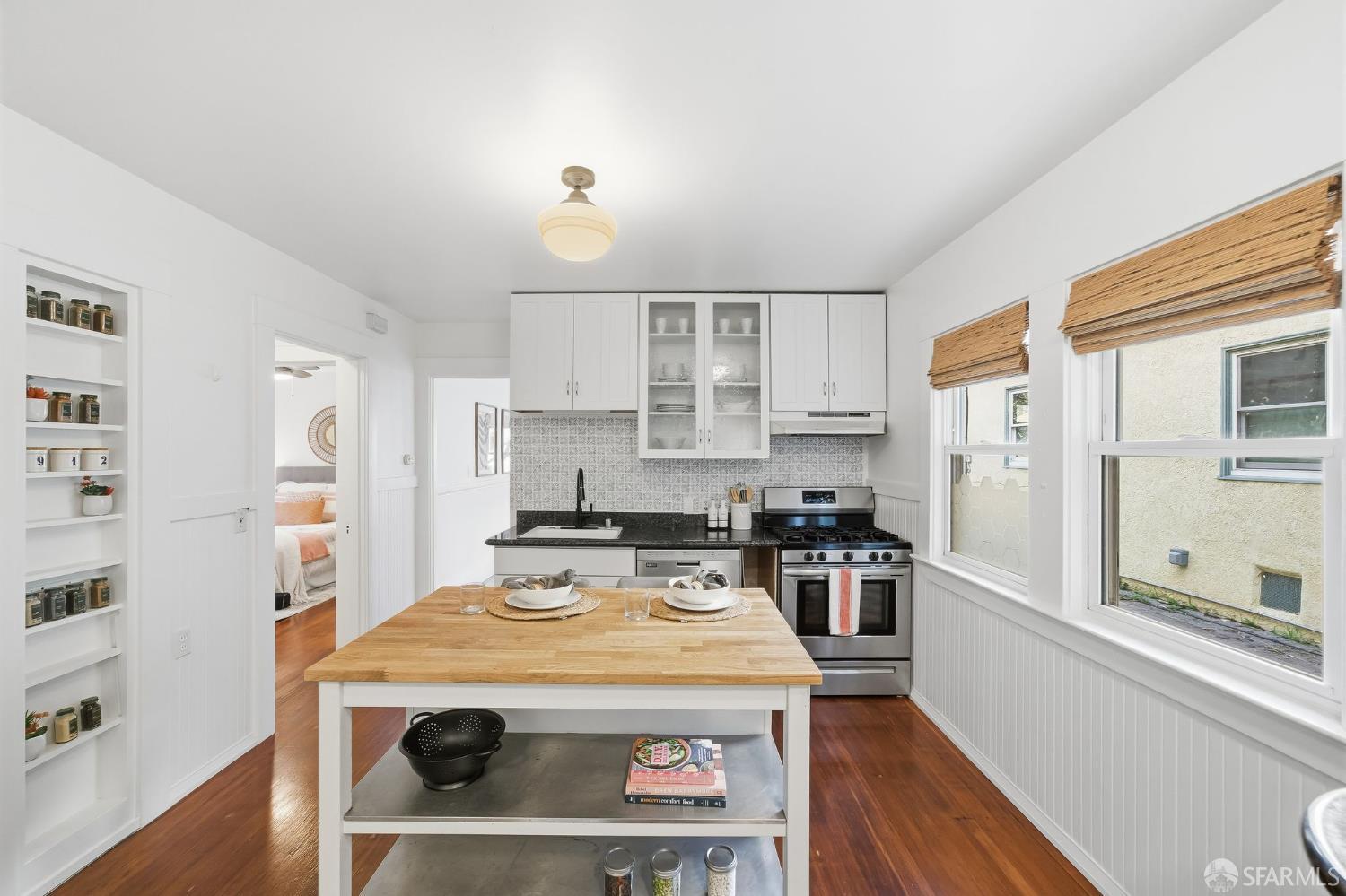 Detail Gallery Image 7 of 42 For 2231 Byron St, Berkeley,  CA 94702 - 4 Beds | 2 Baths