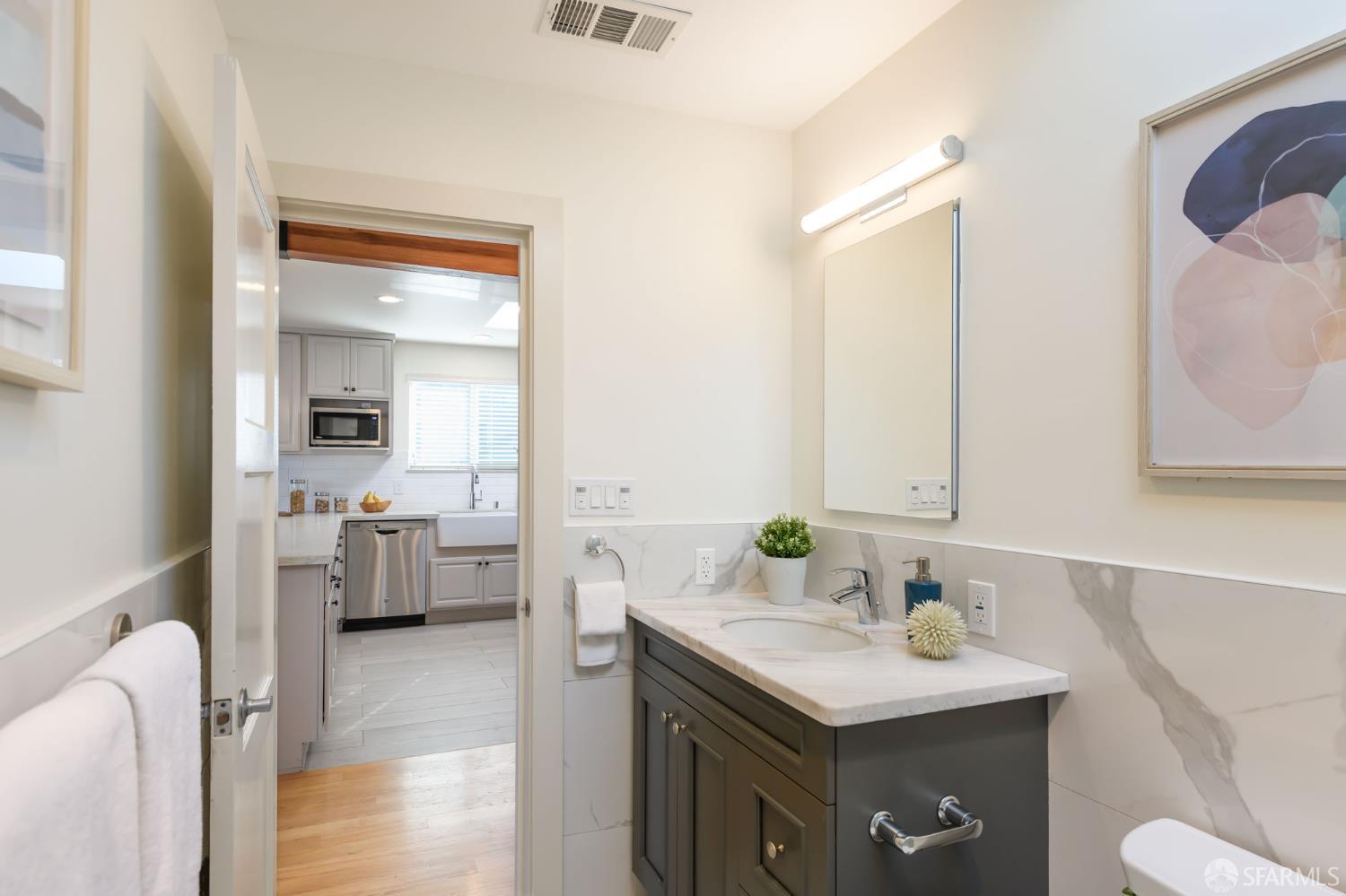 Detail Gallery Image 5 of 21 For 176 Gladstone Dr, San Francisco,  CA 94112 - 2 Beds | 2 Baths