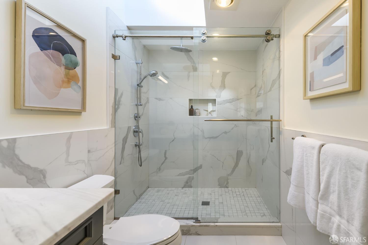 Detail Gallery Image 4 of 21 For 176 Gladstone Dr, San Francisco,  CA 94112 - 2 Beds | 2 Baths