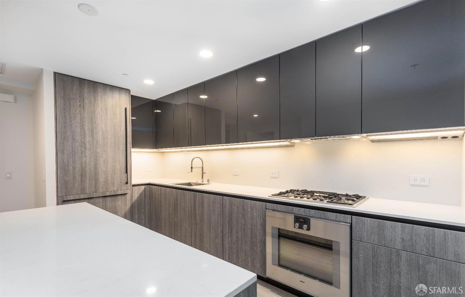 Detail Gallery Image 4 of 35 For 201 Folsom St 4b,  San Francisco,  CA 94105 - 2 Beds | 2 Baths