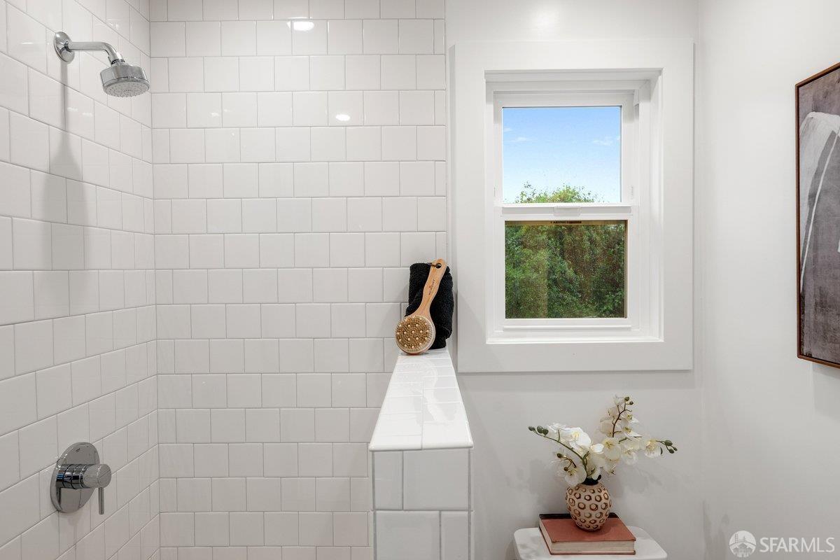 Detail Gallery Image 33 of 47 For 76 Gladys St, San Francisco,  CA 94110 - 3 Beds | 2 Baths