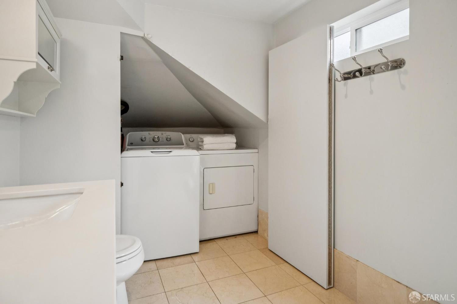 Detail Gallery Image 34 of 44 For 2112 Pine St #B,  San Francisco,  CA 94115 - 3 Beds | 2 Baths