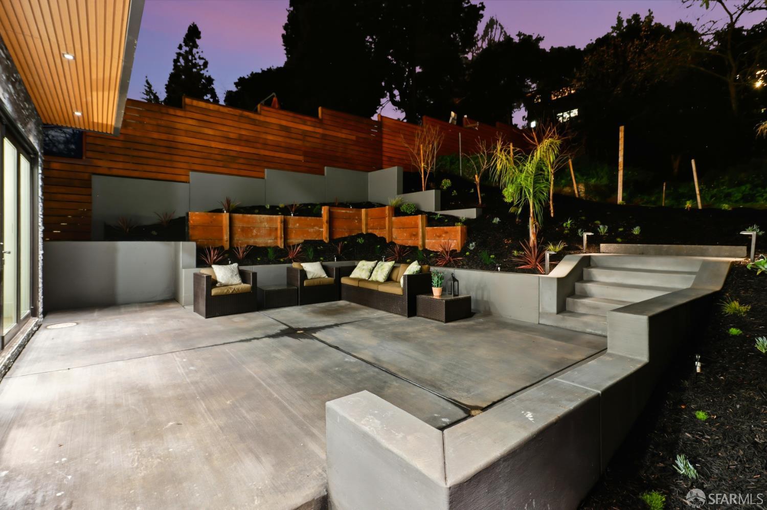 Detail Gallery Image 61 of 87 For 21 Cambridge Way, Piedmont,  CA 94611 - 5 Beds | 5 Baths