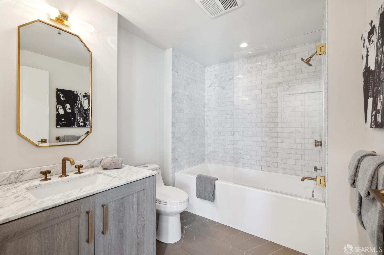 Photo #17: 426103213 Listing: Photo #17