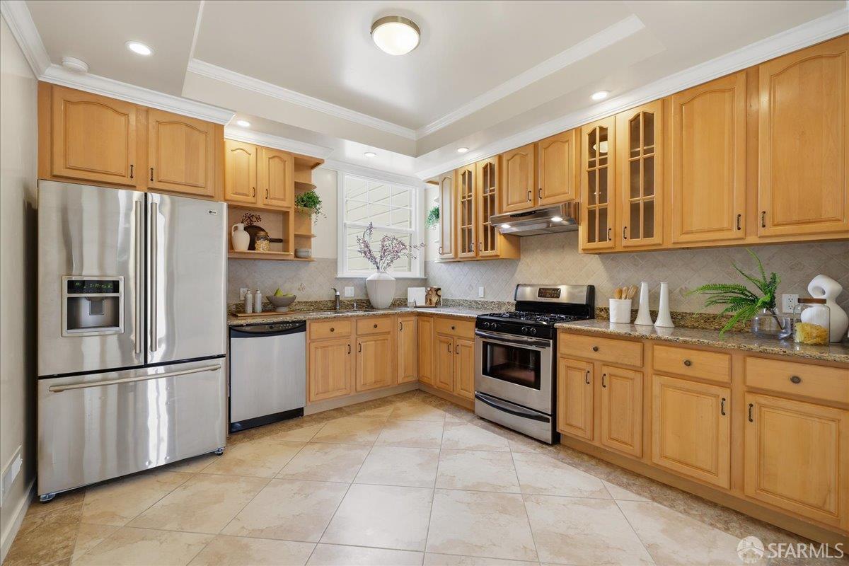 Detail Gallery Image 19 of 44 For 631 18th Ave, San Francisco,  CA 94121 - 4 Beds | 1/1 Baths