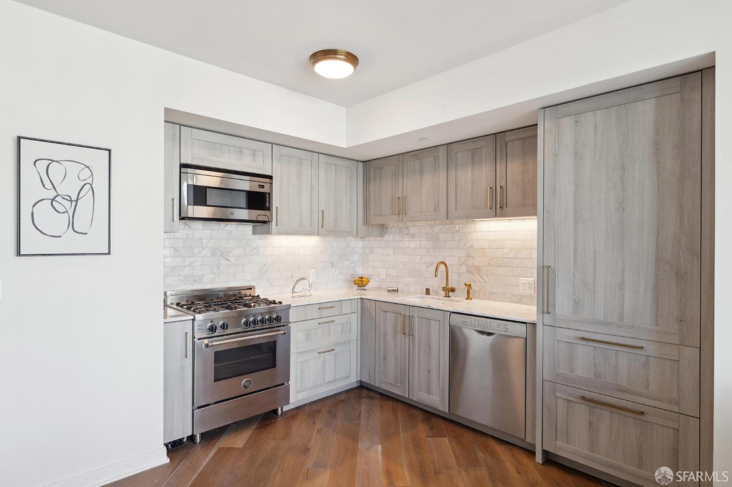 Photo #10: 426103213 Listing: Photo #10