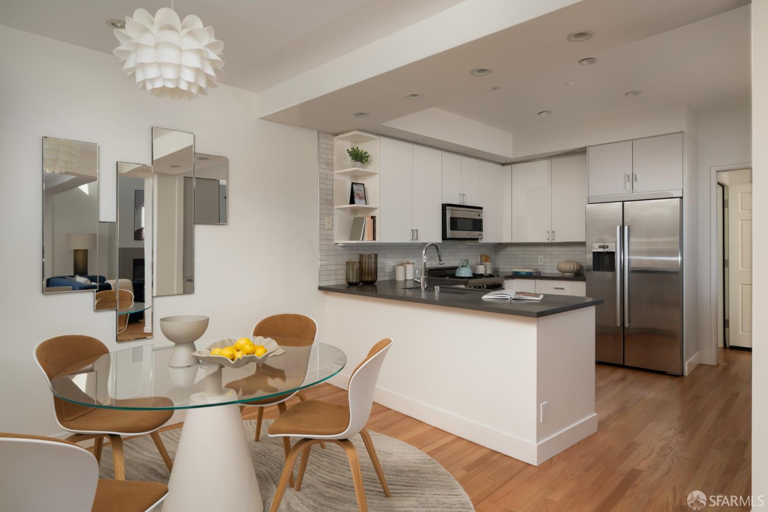 Detail Gallery Image 10 of 45 For 3011 Baker St, San Francisco,  CA 94123 - 4 Beds | 3/1 Baths