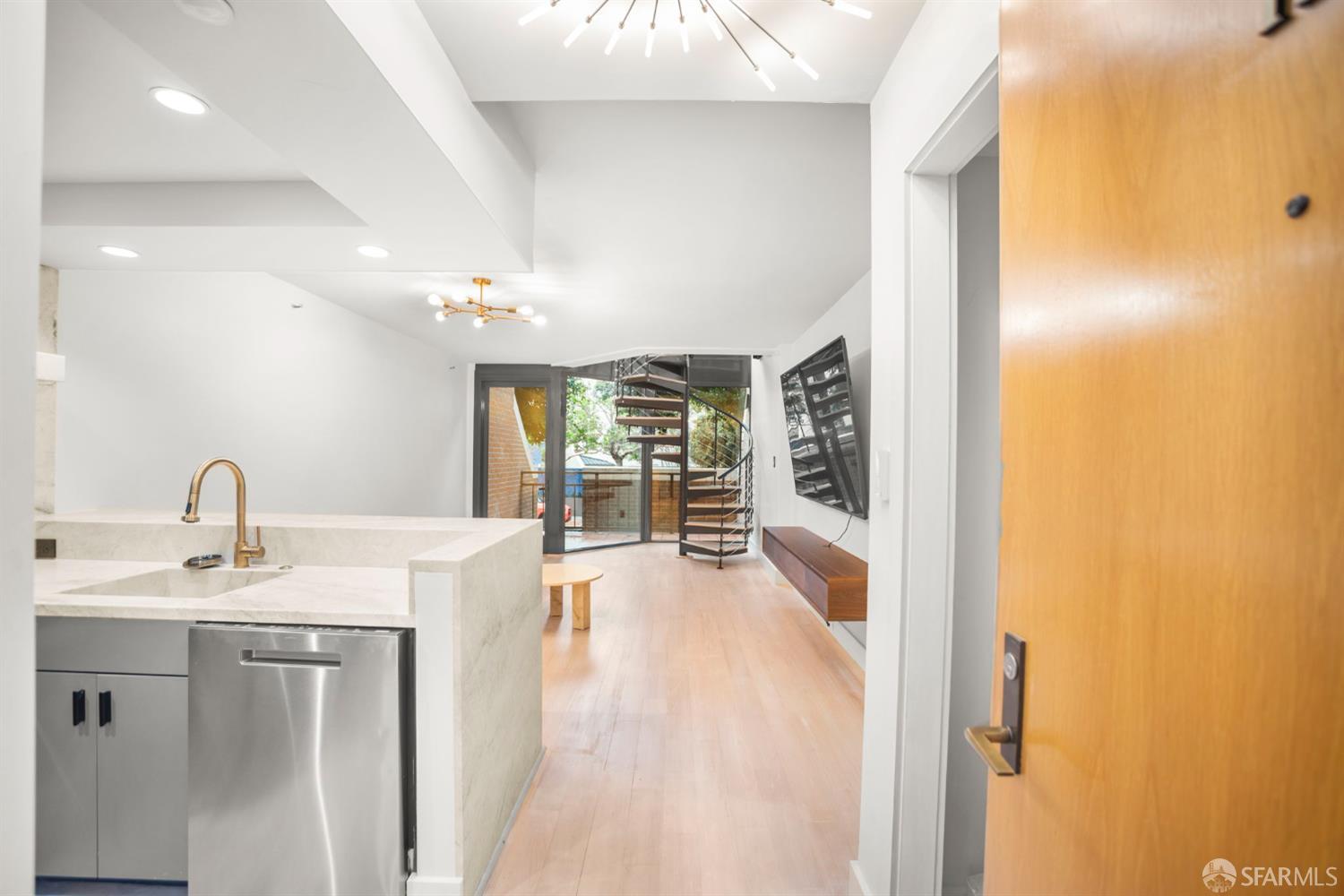 Detail Gallery Image 9 of 26 For 101 Lombard St #11,  San Francisco,  CA 94111 - 1 Beds | 1 Baths