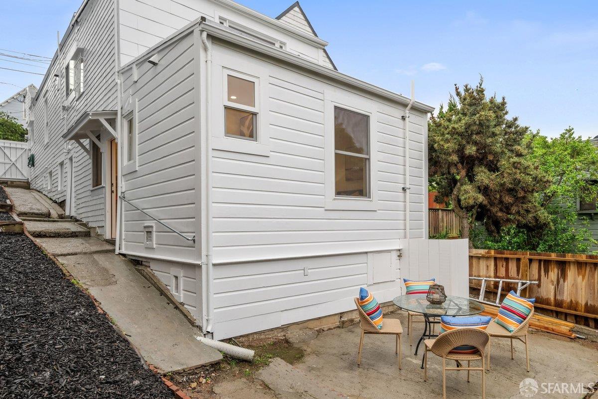 Detail Gallery Image 37 of 47 For 76 Gladys St, San Francisco,  CA 94110 - 3 Beds | 2 Baths