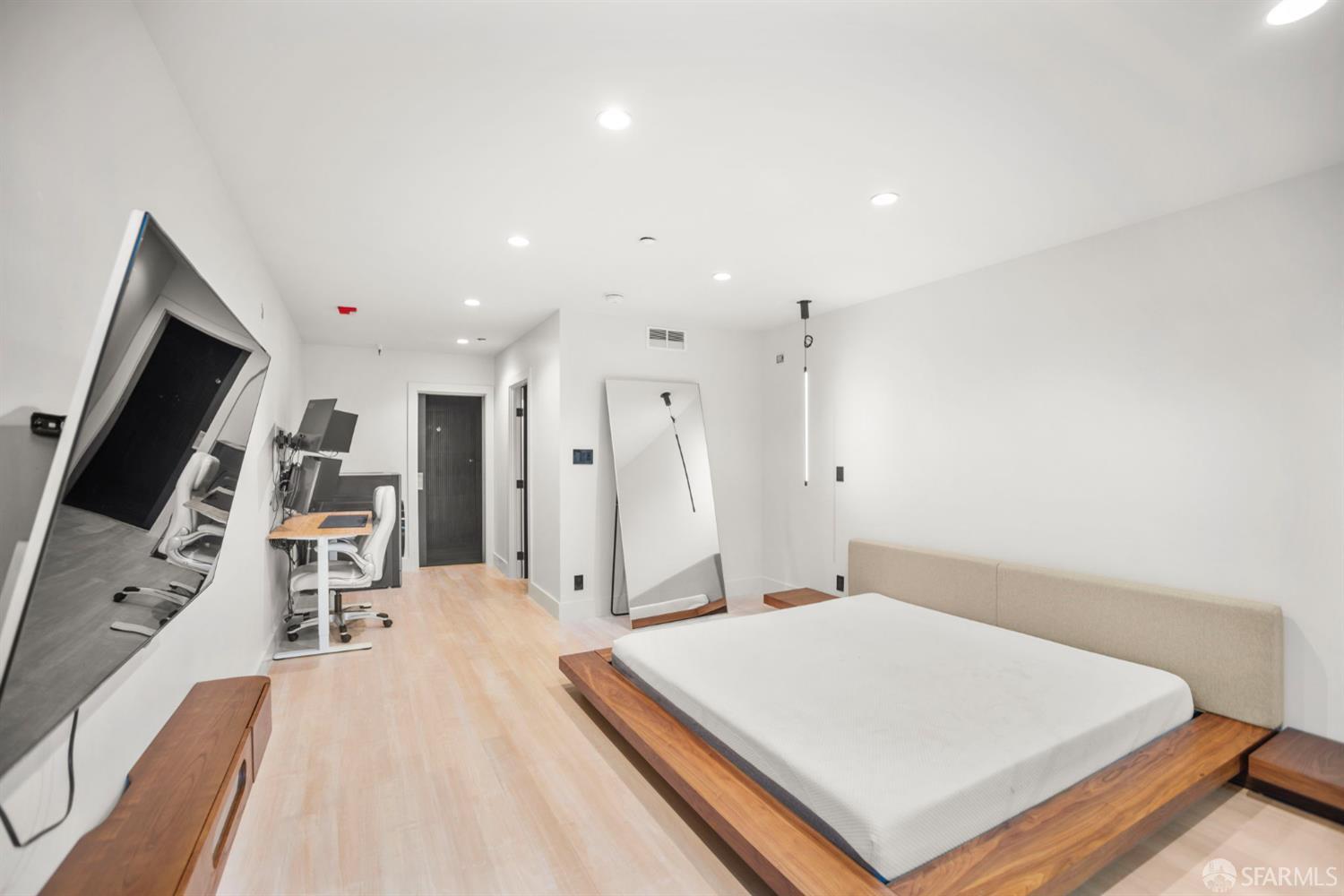 Detail Gallery Image 15 of 26 For 101 Lombard St #11,  San Francisco,  CA 94111 - 1 Beds | 1 Baths