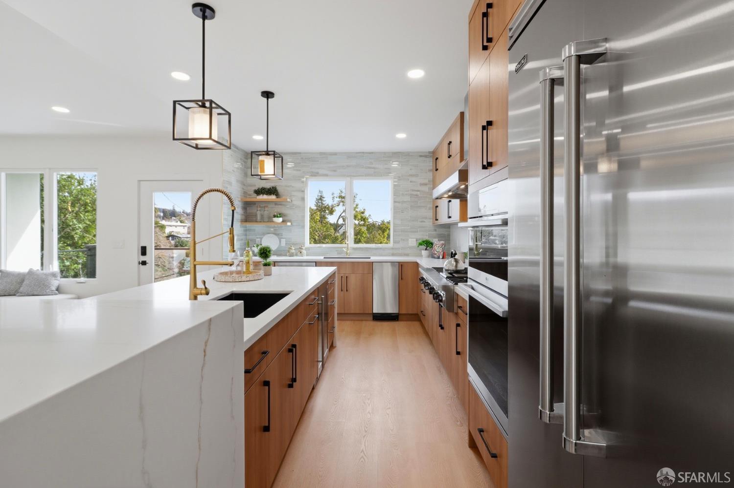 Detail Gallery Image 10 of 87 For 21 Cambridge Way, Piedmont,  CA 94611 - 5 Beds | 5 Baths