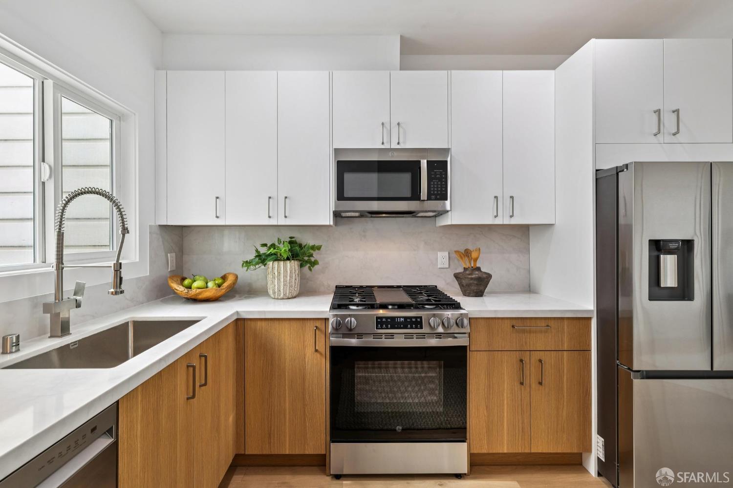 Detail Gallery Image 7 of 20 For 333 Austin St, San Francisco,  CA 94109 - 2 Beds | 1 Baths