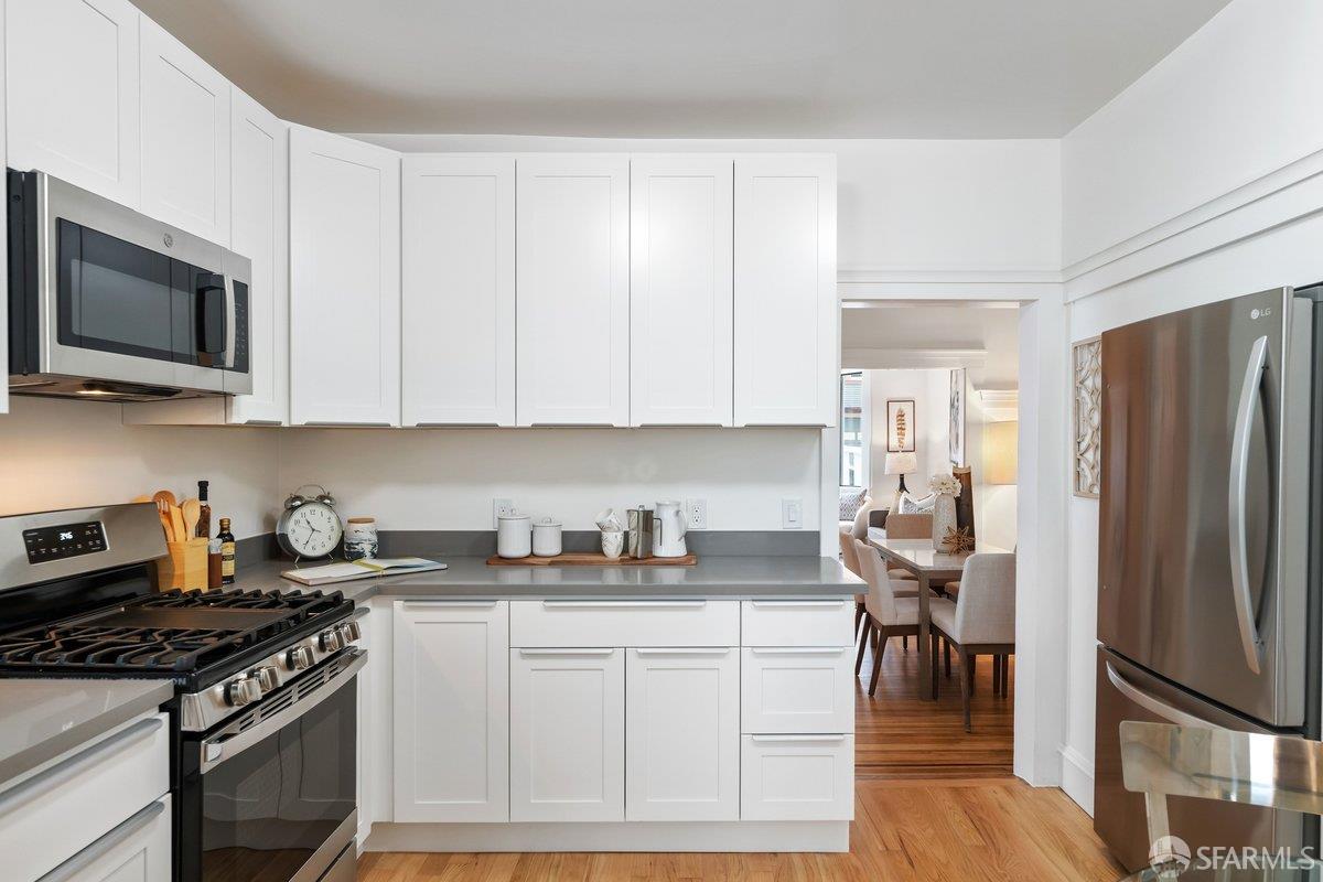 Detail Gallery Image 12 of 47 For 76 Gladys St, San Francisco,  CA 94110 - 3 Beds | 2 Baths