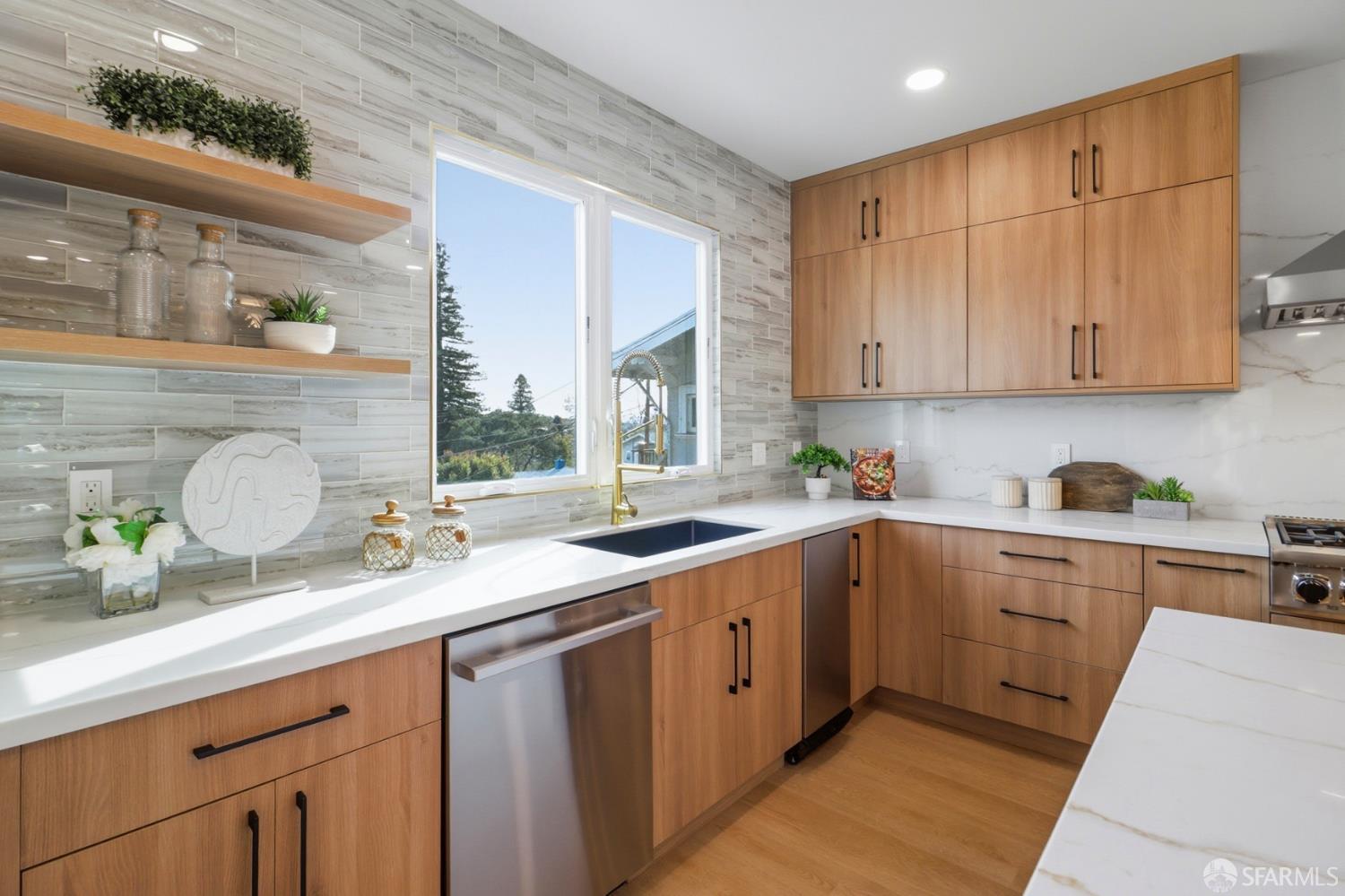 Detail Gallery Image 12 of 87 For 21 Cambridge Way, Piedmont,  CA 94611 - 5 Beds | 5 Baths