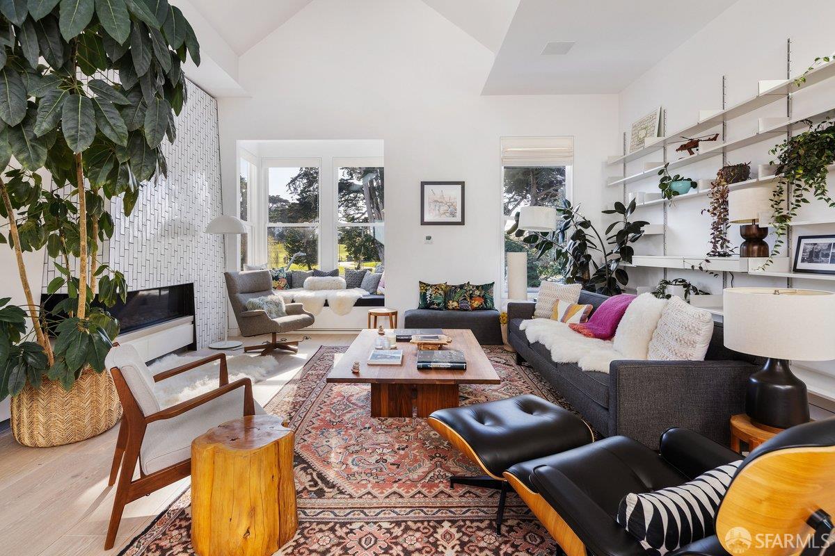 Detail Gallery Image 3 of 17 For 1164 Fulton St, San Francisco,  CA 94117 - 5 Beds | 4/1 Baths