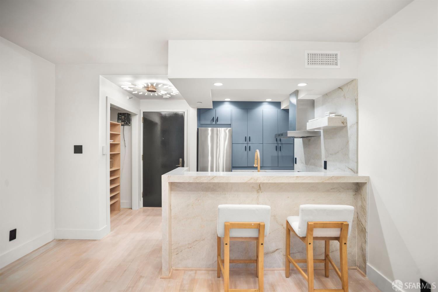 Detail Gallery Image 11 of 26 For 101 Lombard St #11,  San Francisco,  CA 94111 - 1 Beds | 1 Baths