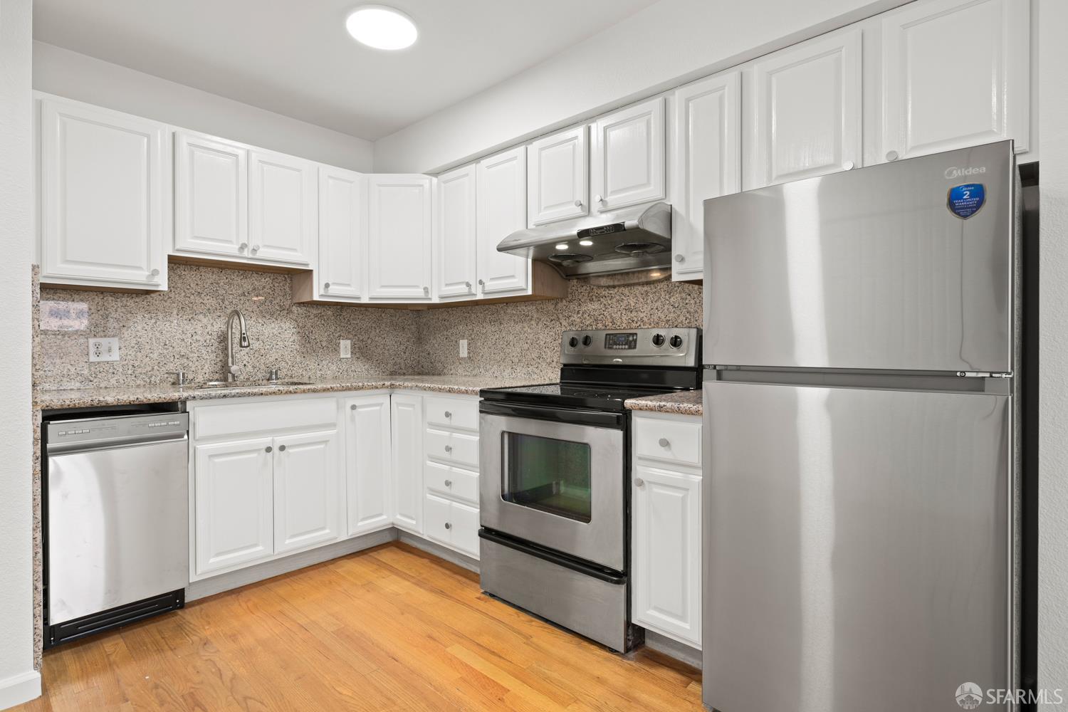 Front Image Thumbnail for SF426093779