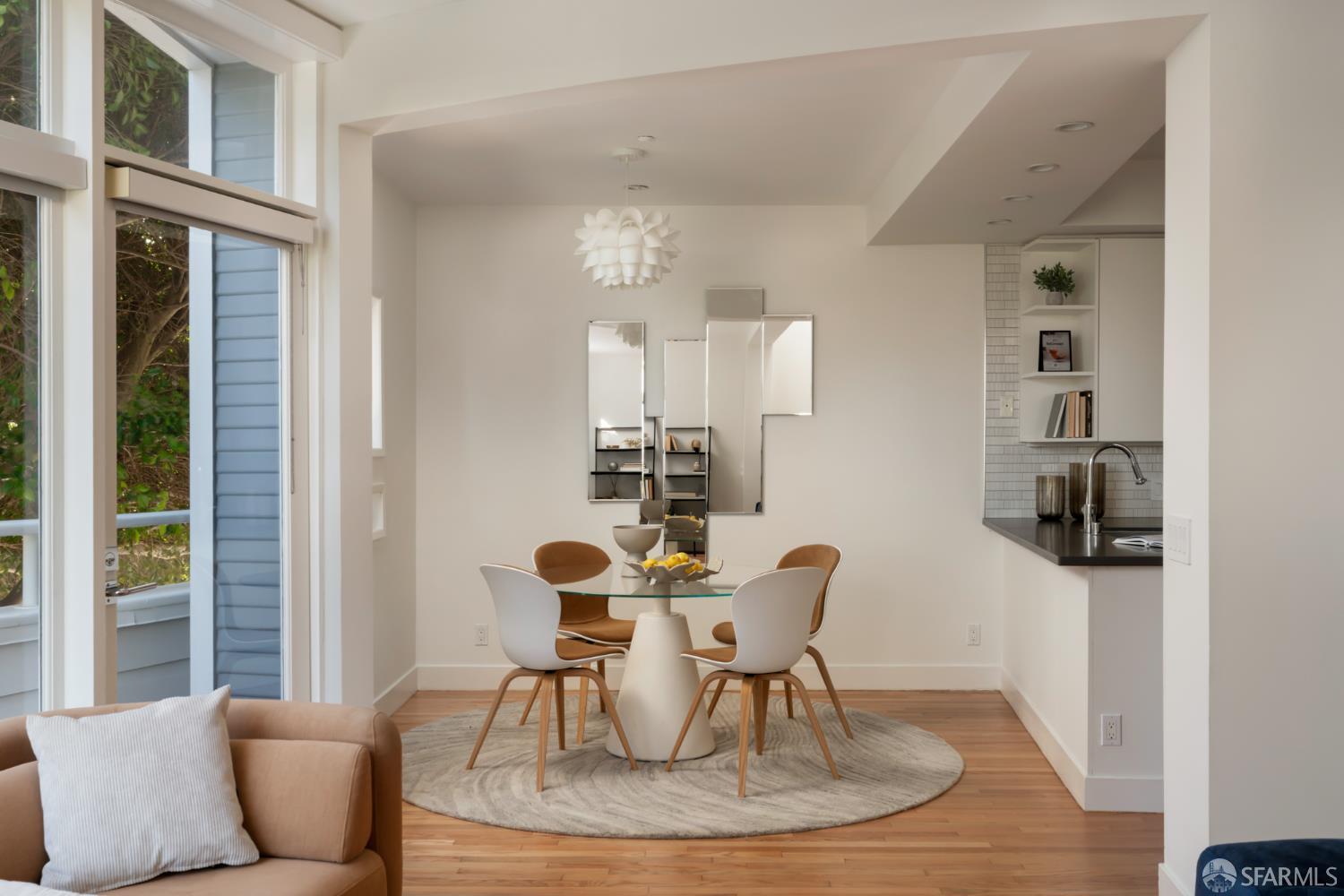 Detail Gallery Image 11 of 45 For 3011 Baker St, San Francisco,  CA 94123 - 4 Beds | 3/1 Baths