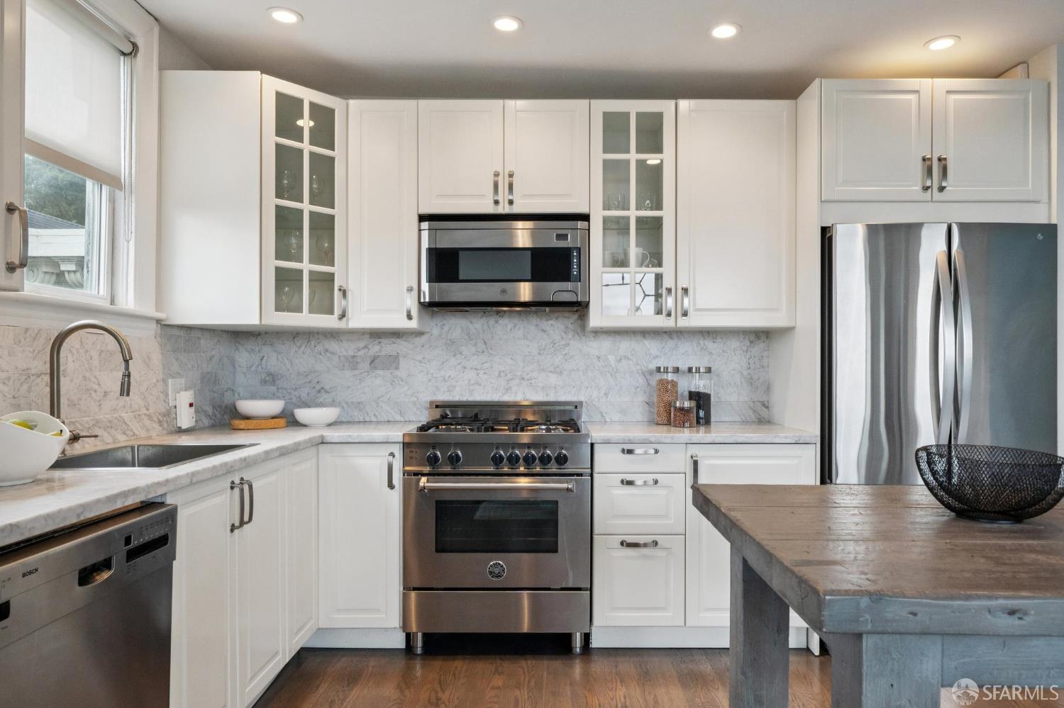 Detail Gallery Image 23 of 44 For 2112 Pine St #B,  San Francisco,  CA 94115 - 3 Beds | 2 Baths