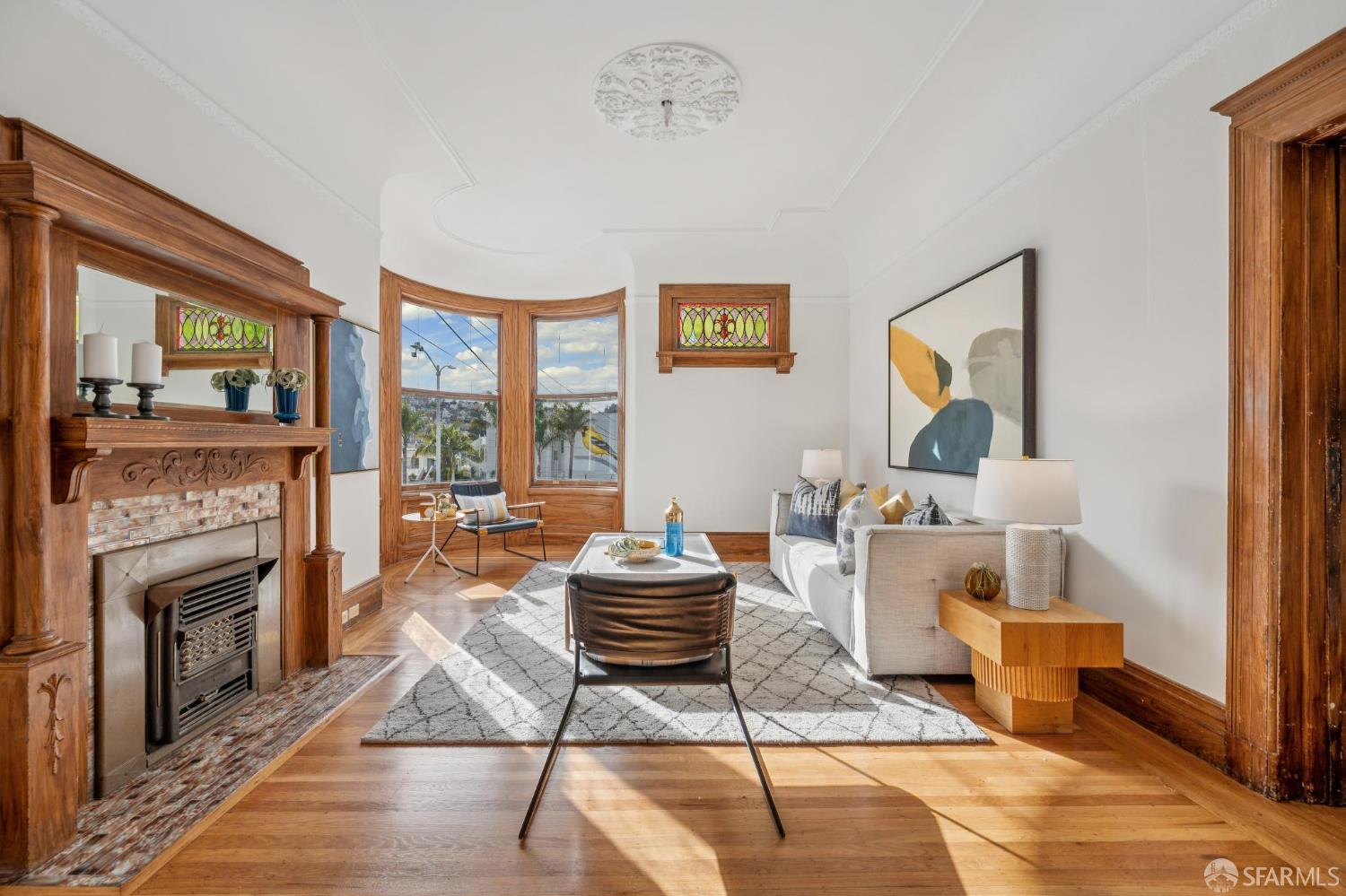 Detail Gallery Image 10 of 61 For 4040 17th St, San Francisco,  CA 94114 - 5 Beds | 2 Baths