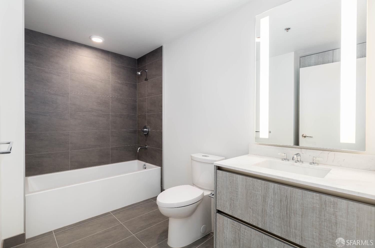 Detail Gallery Image 11 of 35 For 201 Folsom St 4b,  San Francisco,  CA 94105 - 2 Beds | 2 Baths