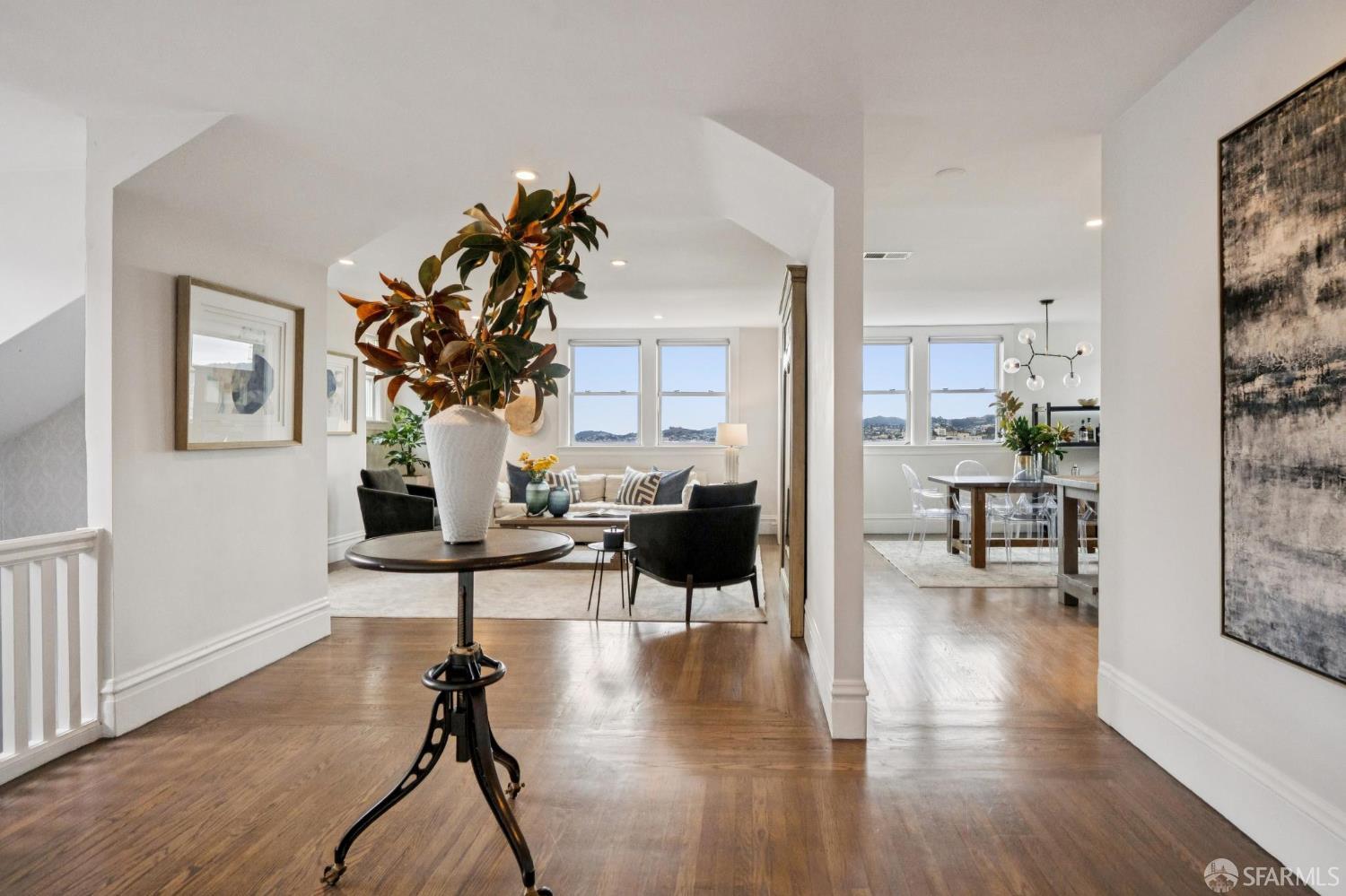 Detail Gallery Image 2 of 44 For 2112 Pine St #B,  San Francisco,  CA 94115 - 3 Beds | 2 Baths