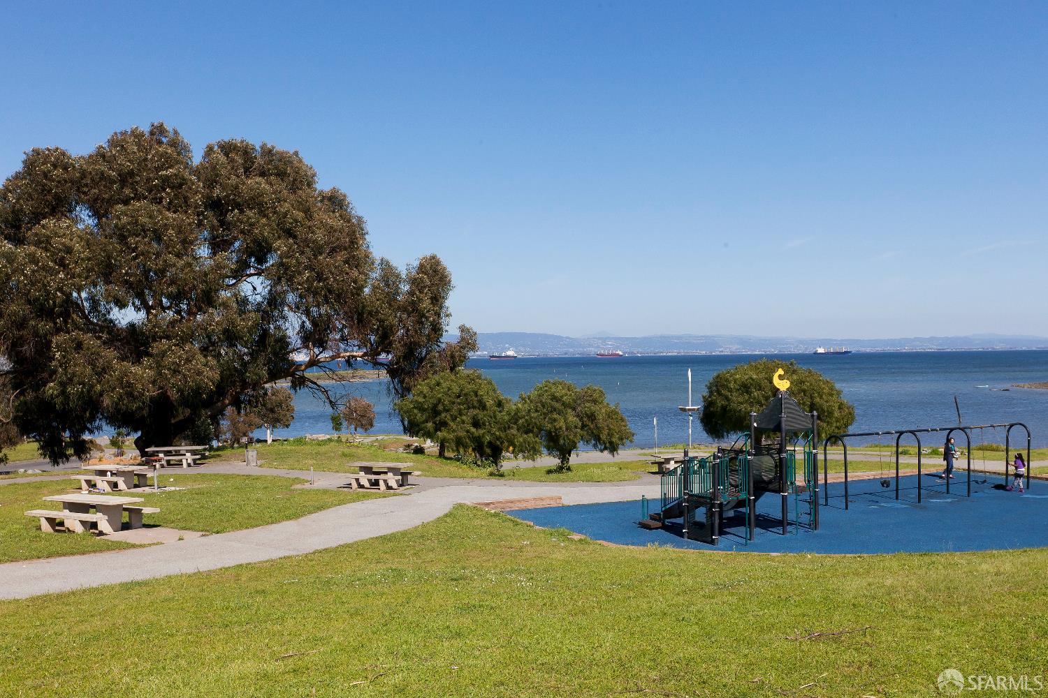 Detail Gallery Image 43 of 57 For 15 Le Conte Cir, San Francisco,  CA 94124 - 4 Beds | 2/1 Baths