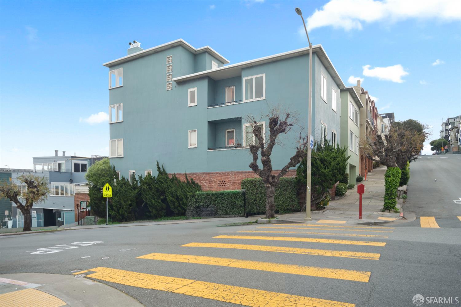 Detail Gallery Image 4 of 90 For 392 Chestnut St, San Francisco,  CA 94133 - – Beds | – Baths