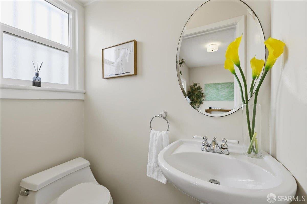 Detail Gallery Image 18 of 44 For 631 18th Ave, San Francisco,  CA 94121 - 4 Beds | 1/1 Baths