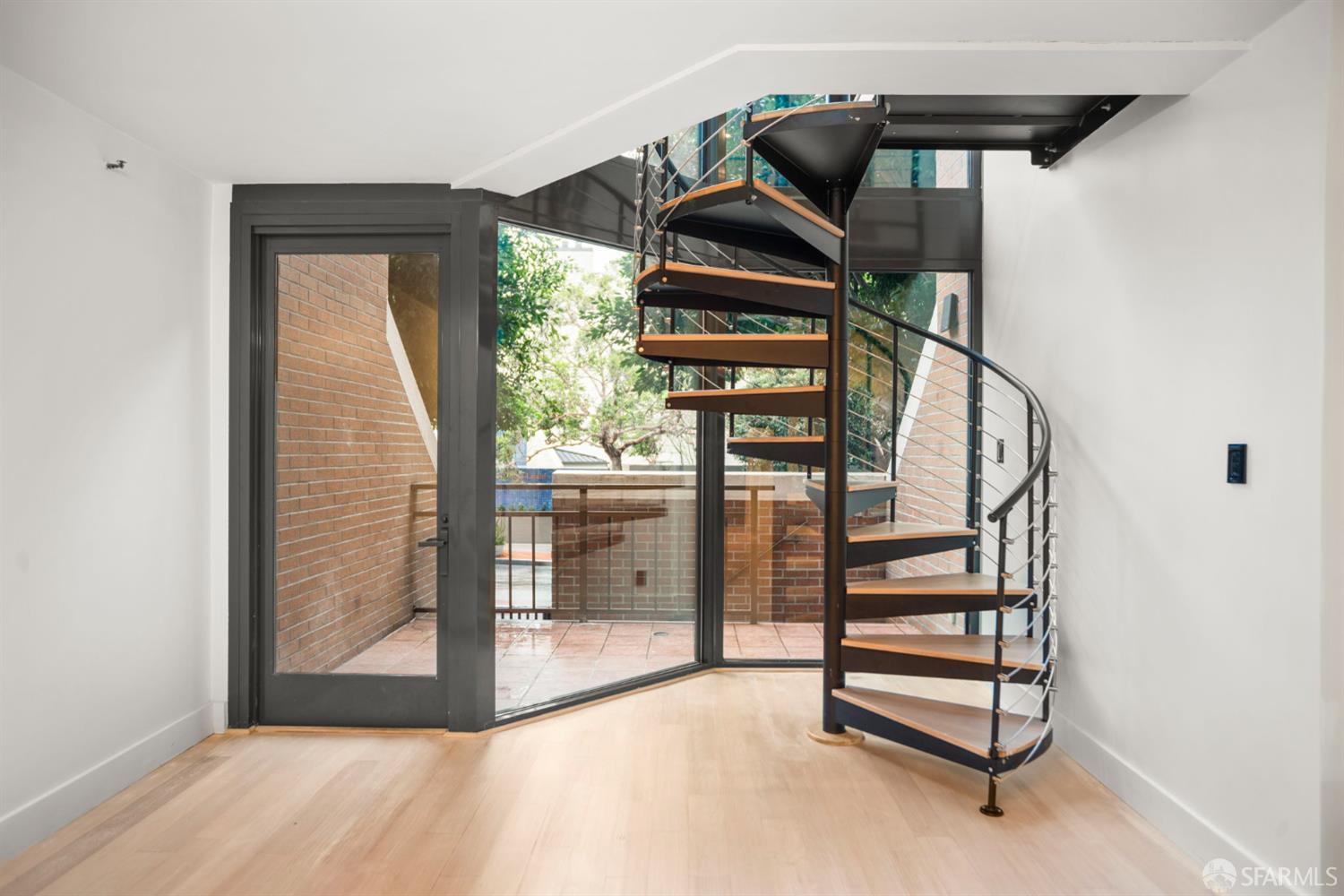 Detail Gallery Image 5 of 26 For 101 Lombard St #11,  San Francisco,  CA 94111 - 1 Beds | 1 Baths