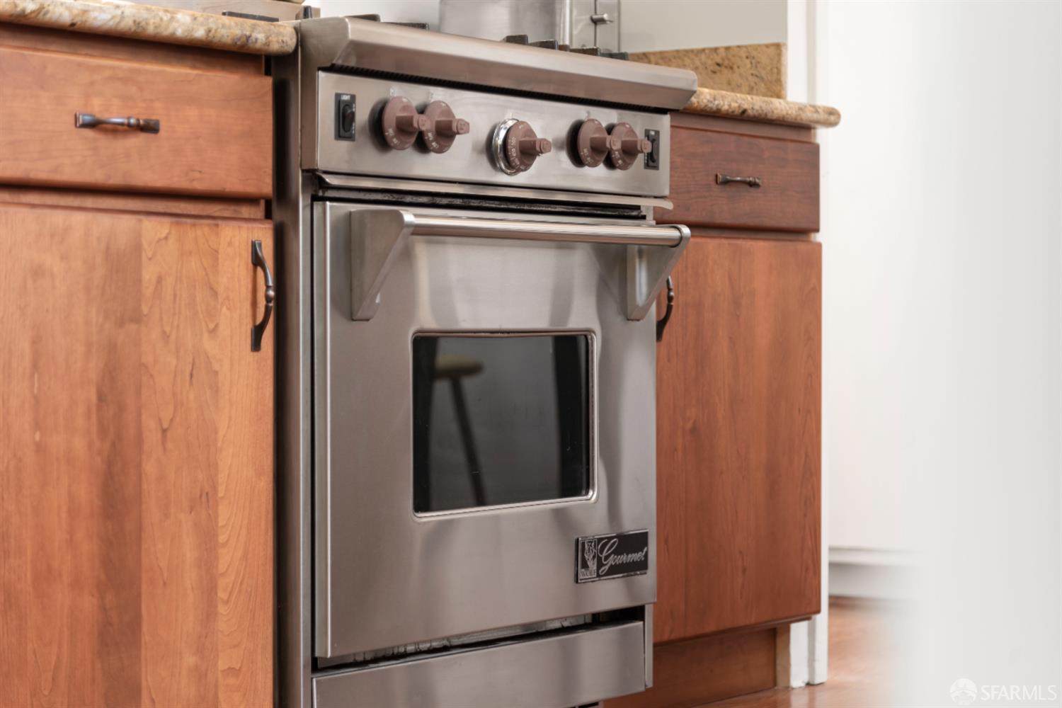 Detail Gallery Image 22 of 90 For 392 Chestnut St, San Francisco,  CA 94133 - – Beds | – Baths