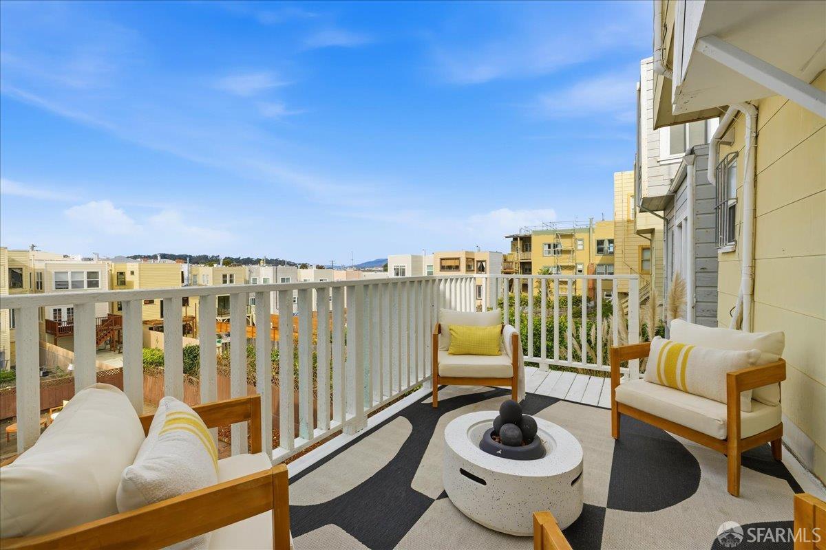 Detail Gallery Image 37 of 44 For 631 18th Ave, San Francisco,  CA 94121 - 4 Beds | 1/1 Baths