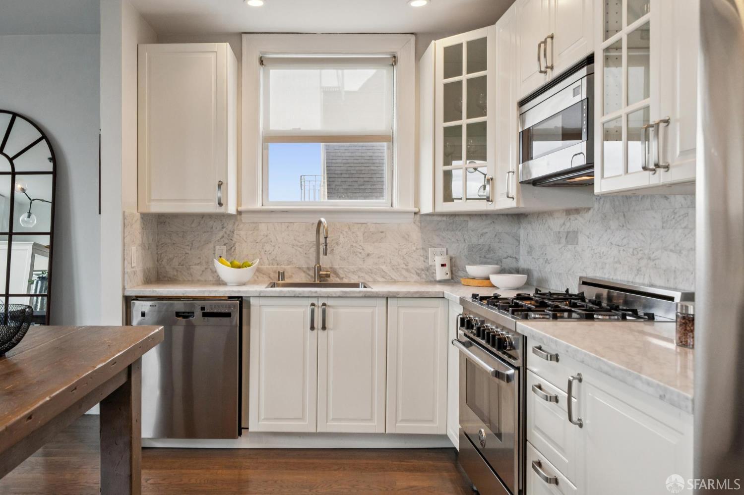 Detail Gallery Image 22 of 44 For 2112 Pine St #B,  San Francisco,  CA 94115 - 3 Beds | 2 Baths