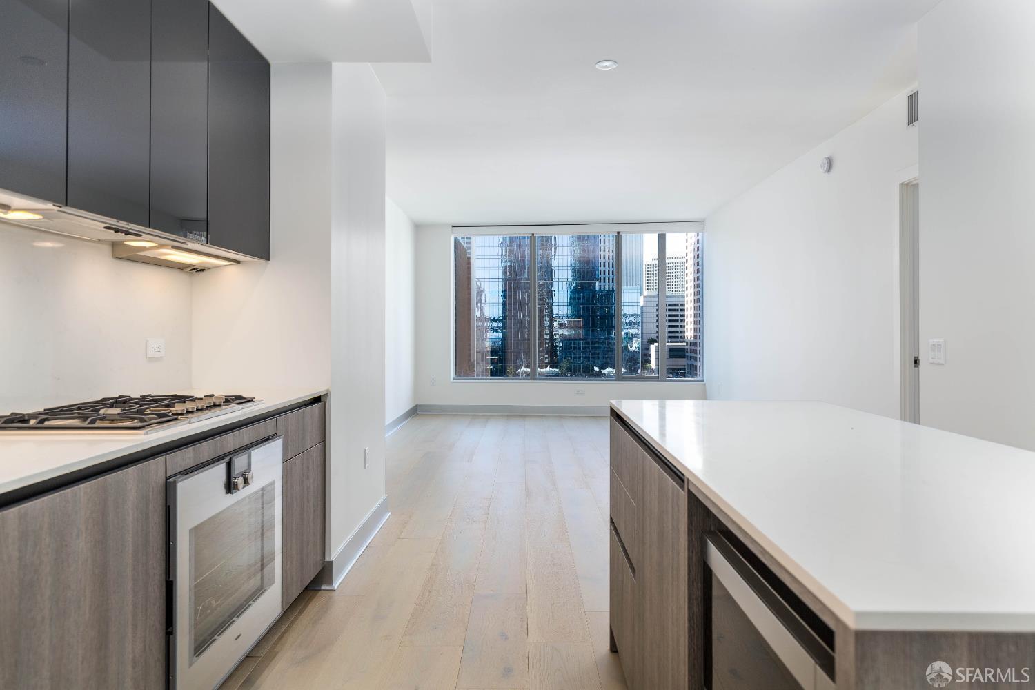 Detail Gallery Image 2 of 35 For 201 Folsom St 4b,  San Francisco,  CA 94105 - 2 Beds | 2 Baths