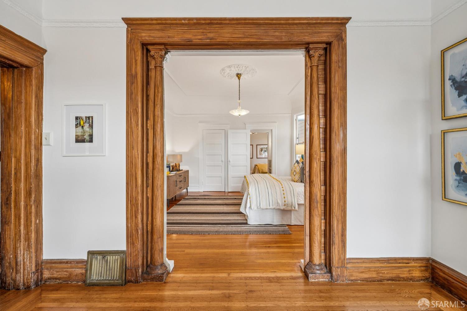 Detail Gallery Image 20 of 61 For 4040 17th St, San Francisco,  CA 94114 - 5 Beds | 2 Baths