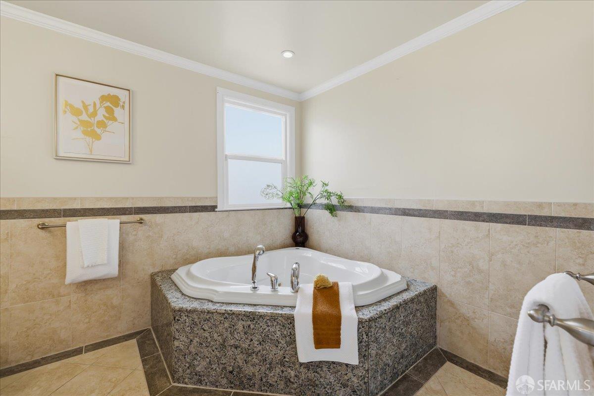 Detail Gallery Image 28 of 44 For 631 18th Ave, San Francisco,  CA 94121 - 4 Beds | 1/1 Baths