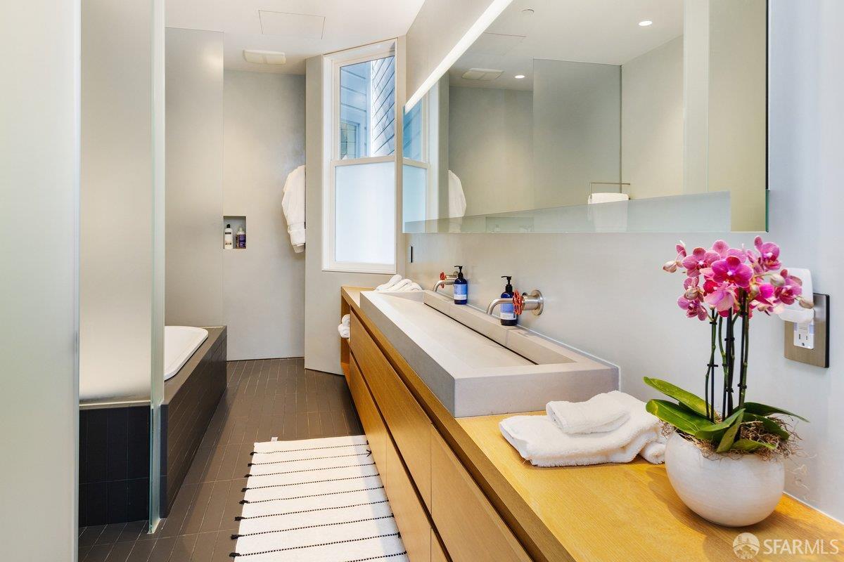 Detail Gallery Image 13 of 17 For 1164 Fulton St, San Francisco,  CA 94117 - 5 Beds | 4/1 Baths