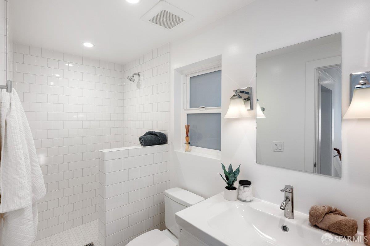 Detail Gallery Image 20 of 47 For 76 Gladys St, San Francisco,  CA 94110 - 3 Beds | 2 Baths