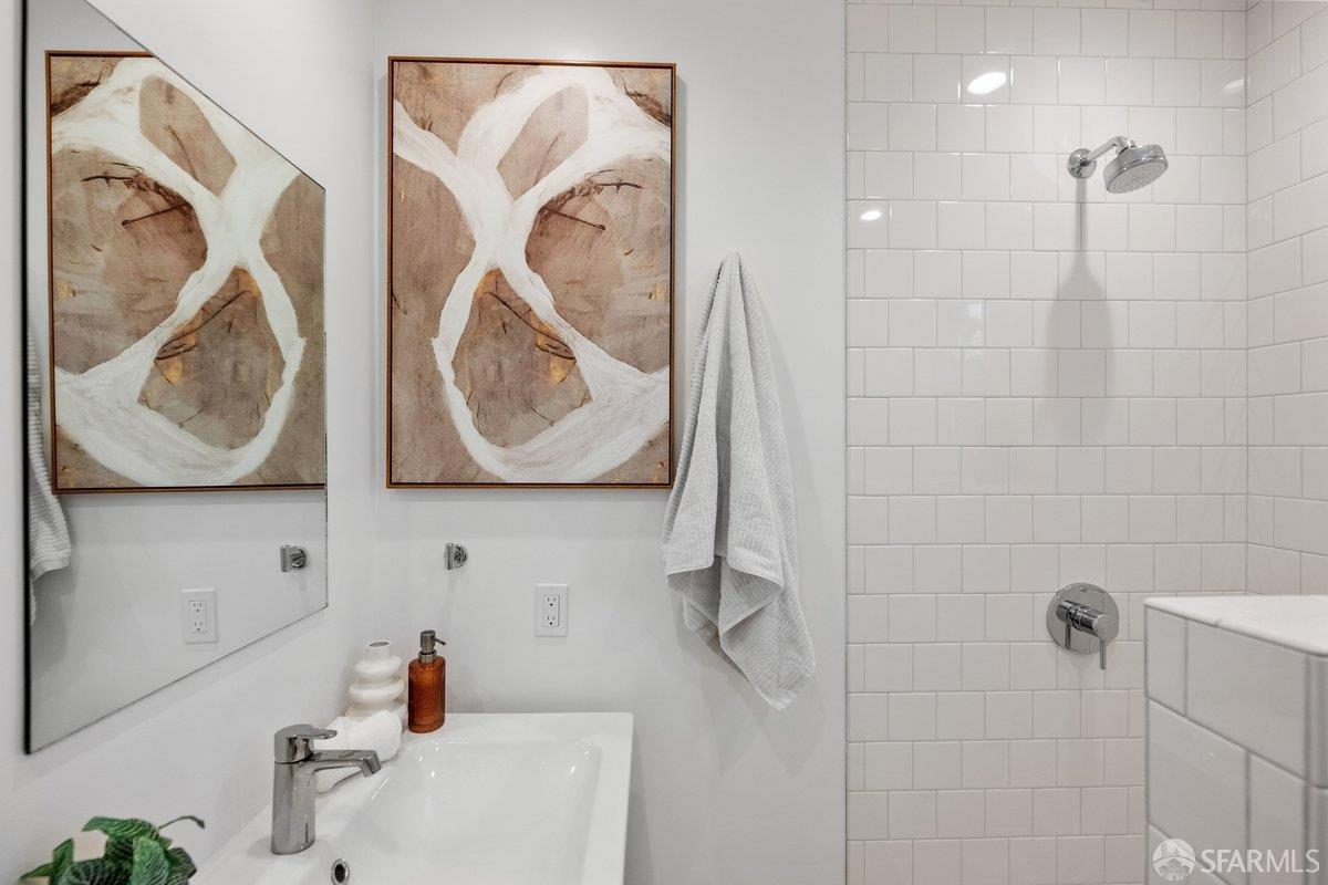 Detail Gallery Image 34 of 47 For 76 Gladys St, San Francisco,  CA 94110 - 3 Beds | 2 Baths