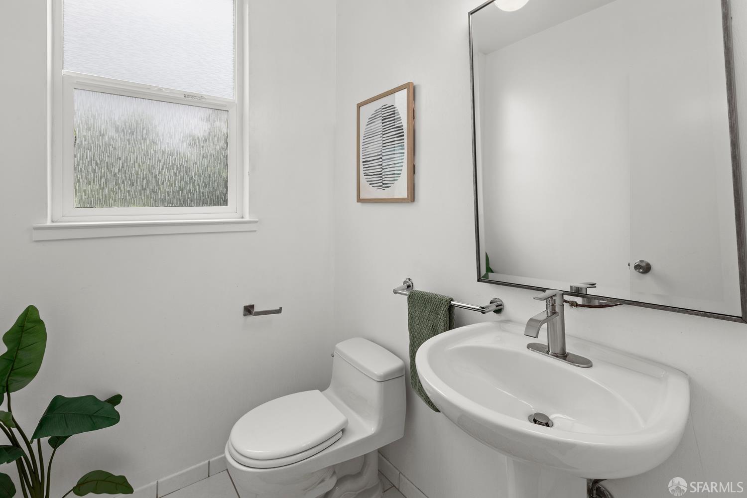 Detail Gallery Image 24 of 57 For 15 Le Conte Cir, San Francisco,  CA 94124 - 4 Beds | 2/1 Baths