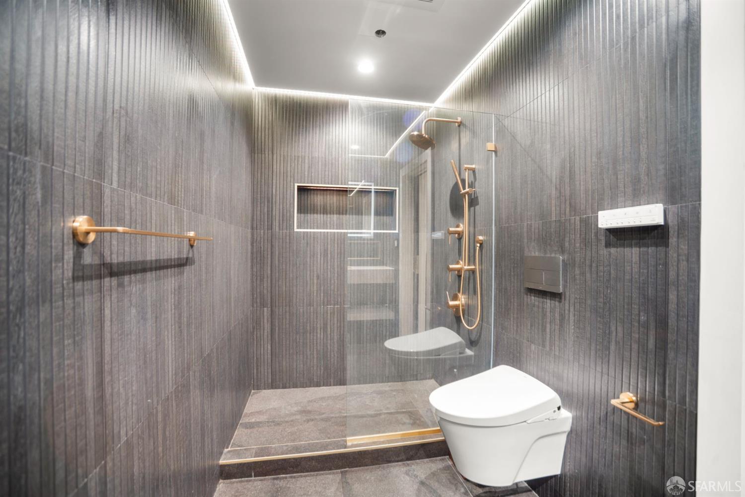 Detail Gallery Image 18 of 26 For 101 Lombard St #11,  San Francisco,  CA 94111 - 1 Beds | 1 Baths