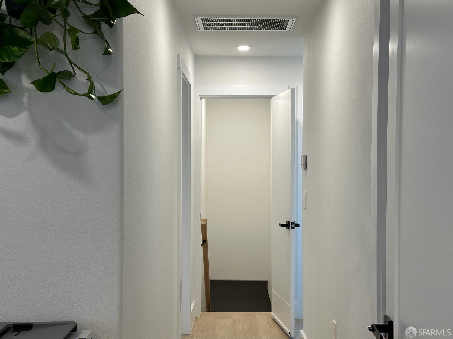 Detail Gallery Image 22 of 57 For 480 Monterey St, Brisbane,  CA 94005 - 3 Beds | 2 Baths