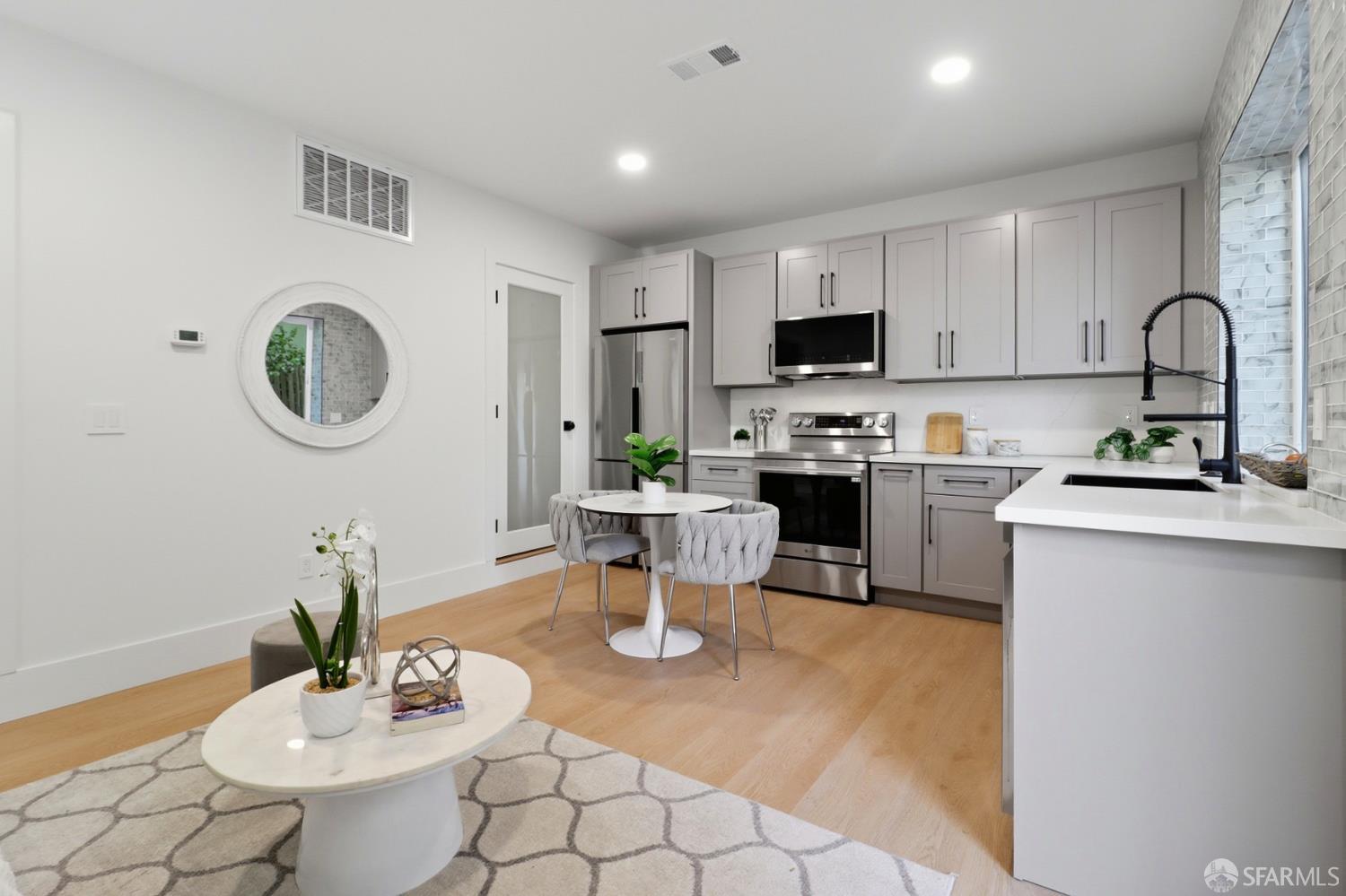 Detail Gallery Image 71 of 87 For 21 Cambridge Way, Piedmont,  CA 94611 - 5 Beds | 5 Baths