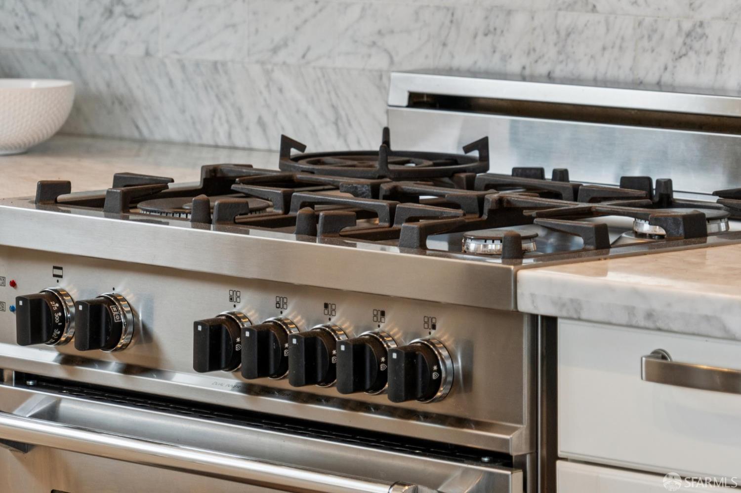 Detail Gallery Image 24 of 44 For 2112 Pine St #B,  San Francisco,  CA 94115 - 3 Beds | 2 Baths