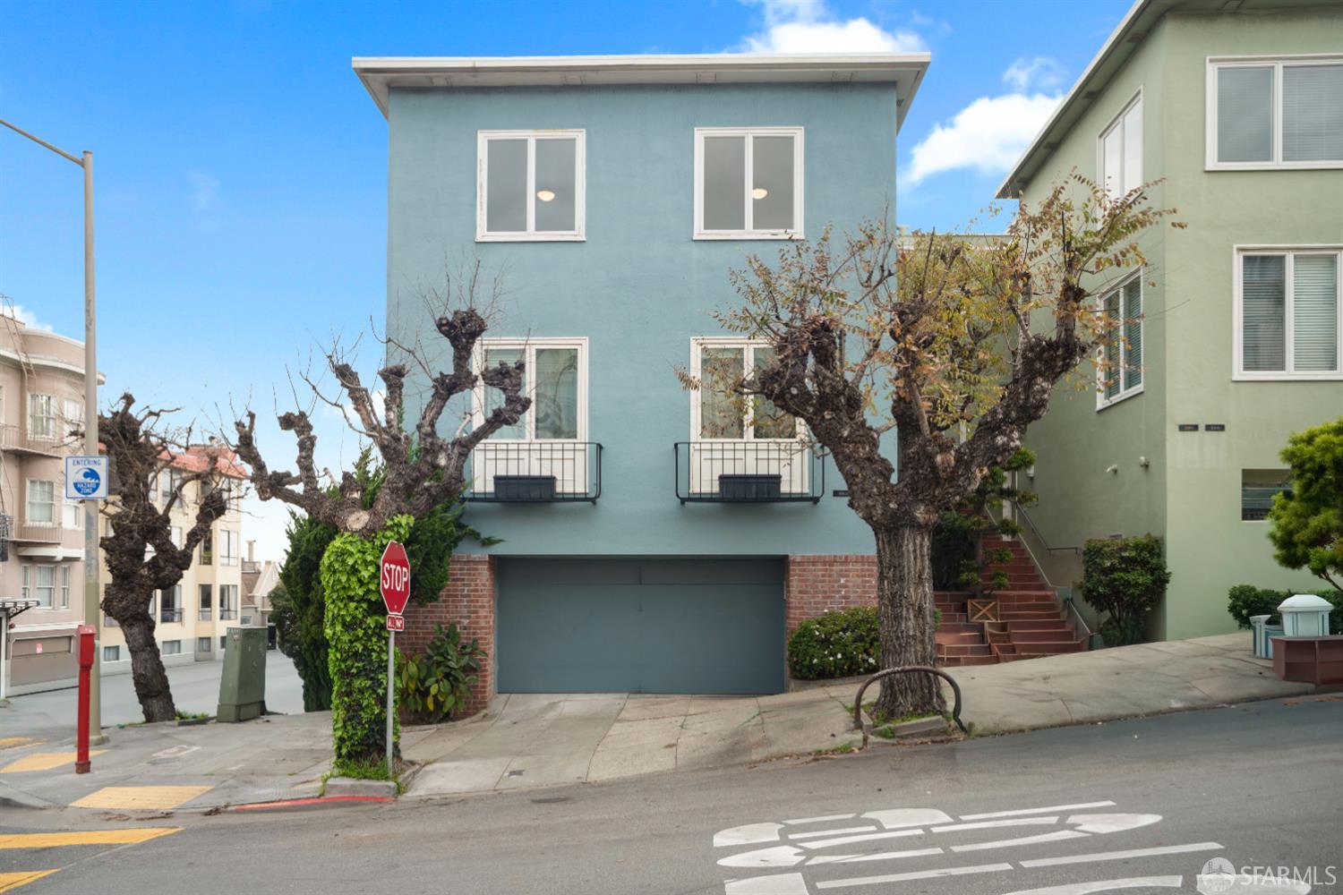 Detail Gallery Image 5 of 90 For 392 Chestnut St, San Francisco,  CA 94133 - – Beds | – Baths